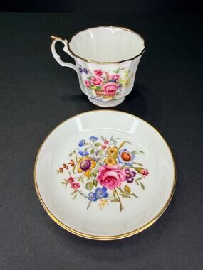 Vintage English Bone China Tea Cup & Saucer Mismatched Elizabethan Royal Worcest